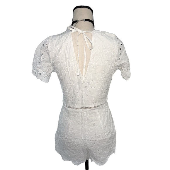 Abercrombie & Fitch White Eyelet Tie-Back Romper - Picture 3 of 11